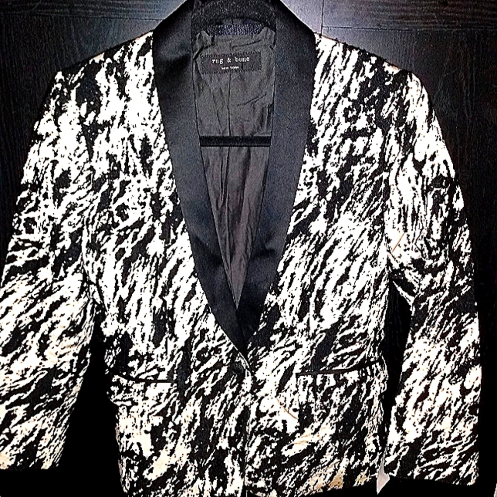 Ladies blazer sz 4/6 Black & White wool